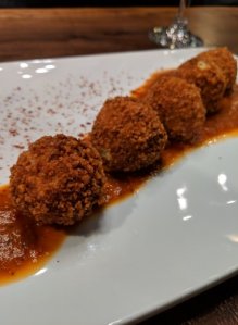 48418192_345059149646596_6118901539944792064_n